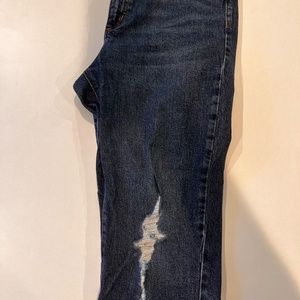 Universal Thread High-Rise Slim Straight Jeans (Distressed Knee)